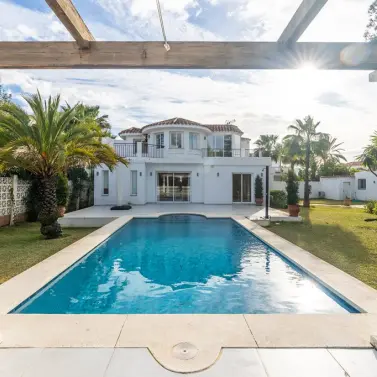 Venta de villa independiente en Marbesa