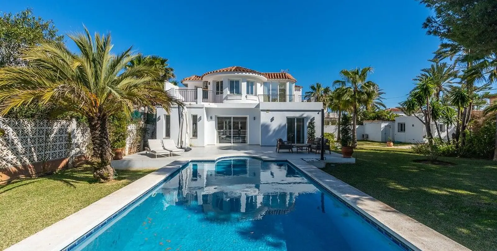 Venta de villa independiente en Marbesa 1