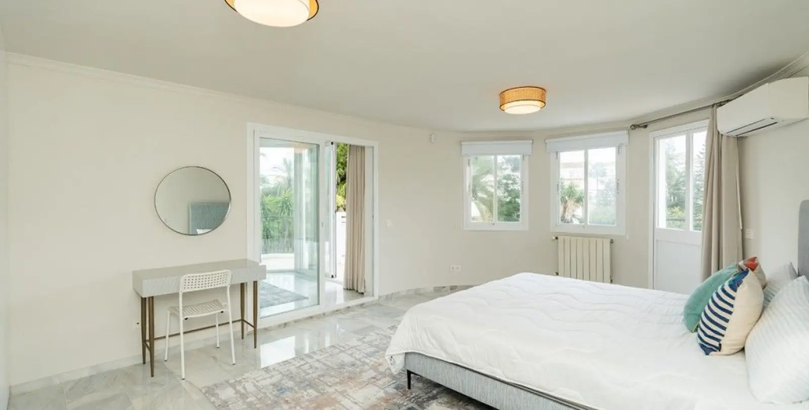 Venta de villa independiente en Marbesa 12
