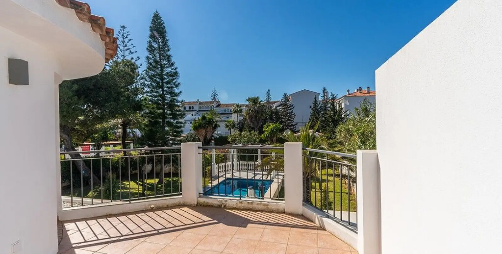 Venta de villa independiente en Marbesa 17