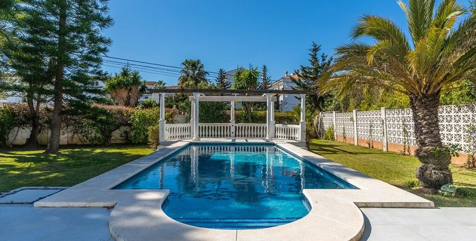 Venta de villa independiente en Marbesa 27