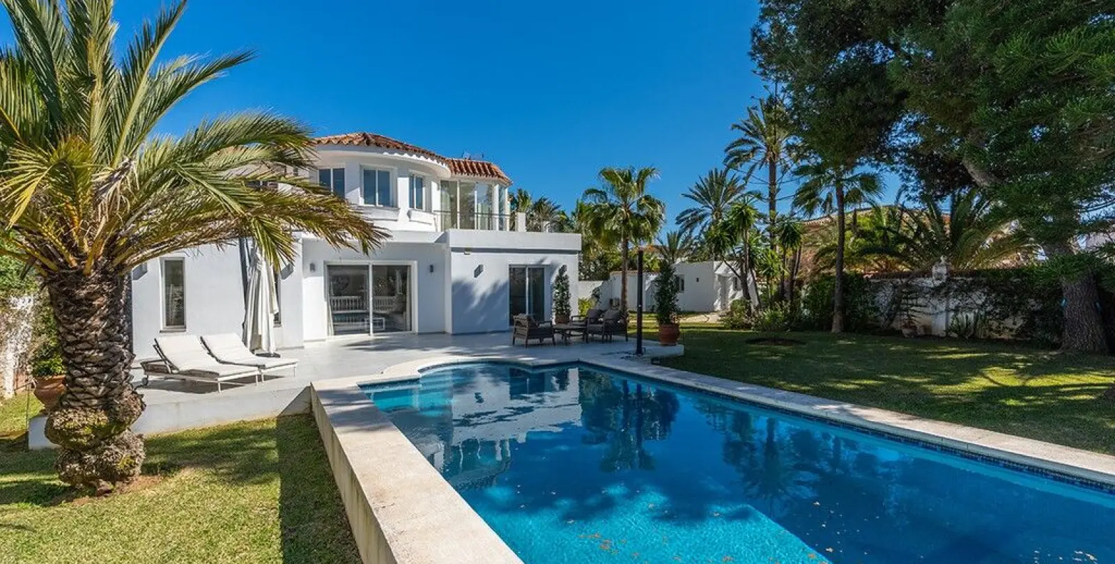 Venta de villa independiente en Marbesa 28
