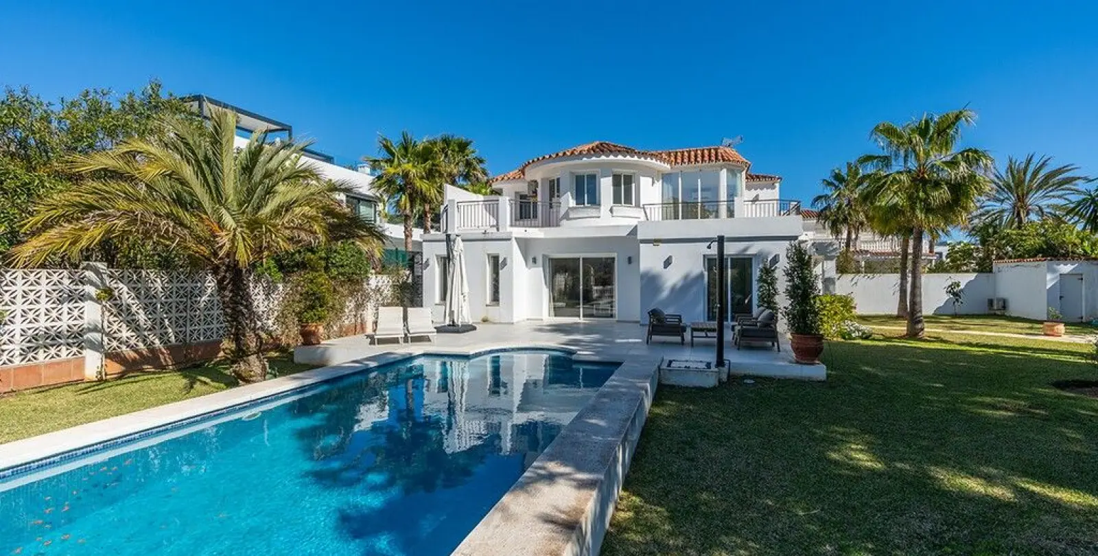 Venta de villa independiente en Marbesa 31