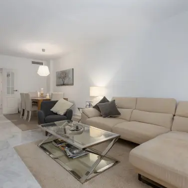 Alquiler a corto plazo de apartamento en planta baja en San Pedro de Alcántara