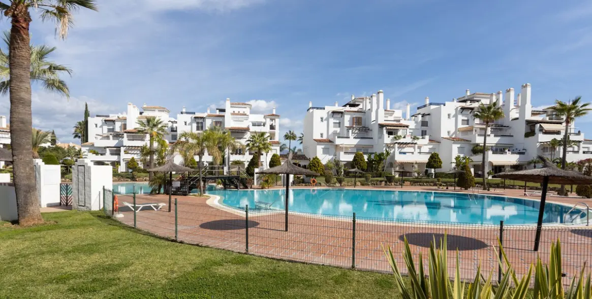 Долгосрочная аренда апартаментов на первом этаже в San Pedro de Alcántara 21