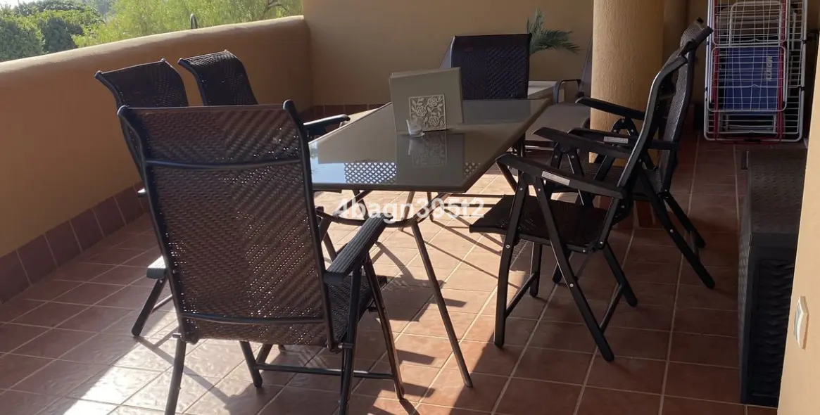 Sale of middle floor apartment in La Cala de Mijas 2