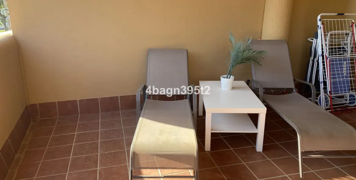 Sale of middle floor apartment in La Cala de Mijas 5