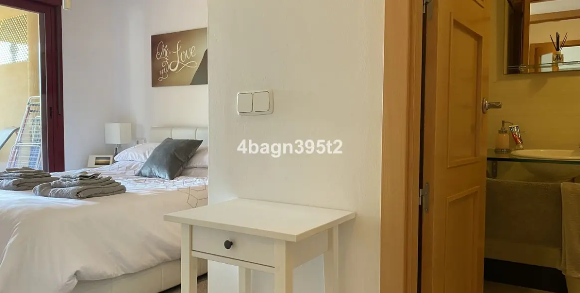 Sale of middle floor apartment in La Cala de Mijas 11