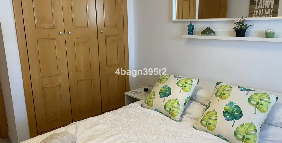 Sale of middle floor apartment in La Cala de Mijas 13