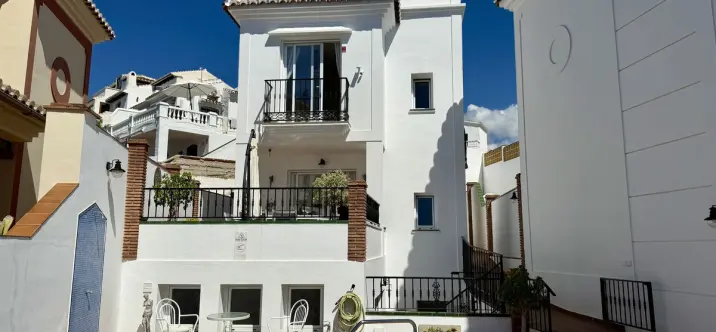 Sale of detached villa in Nerja 1