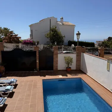 Sale of detached villa in Nerja