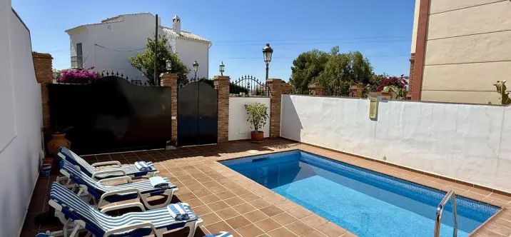 Sale of detached villa in Nerja 0
