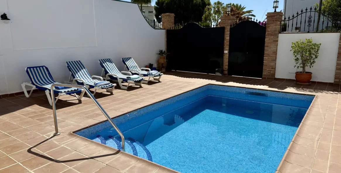Sale of detached villa in Nerja 2