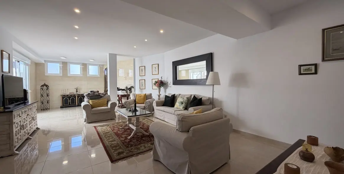 Sale of detached villa in Nerja 29