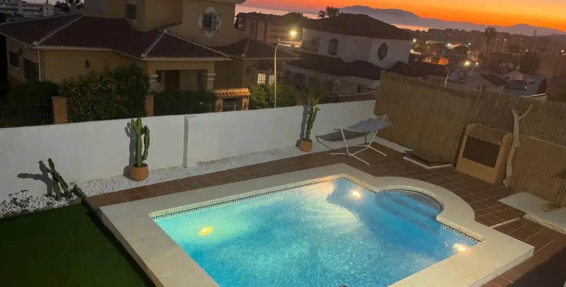 Sale of detached villa in Rincón de la Victoria 16