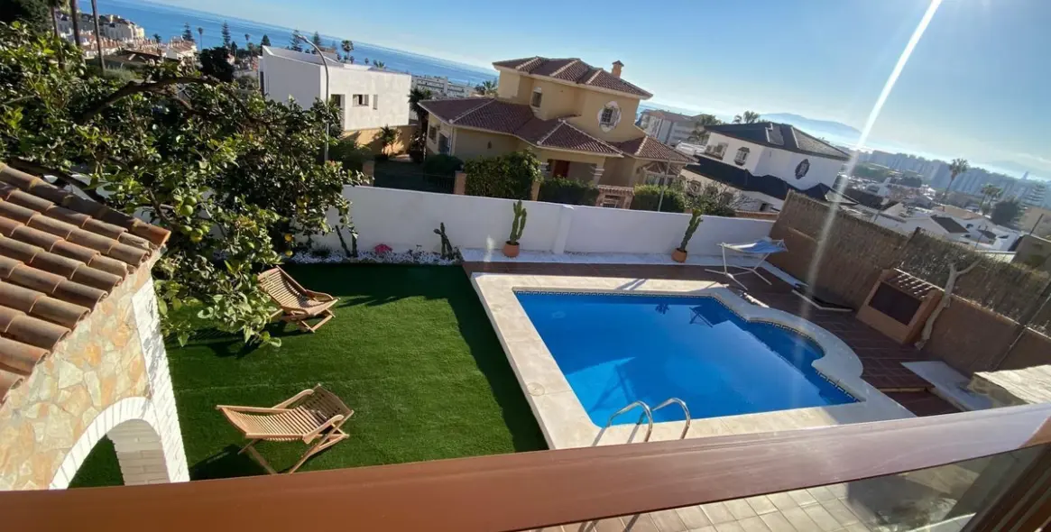 Sale of detached villa in Rincón de la Victoria 18