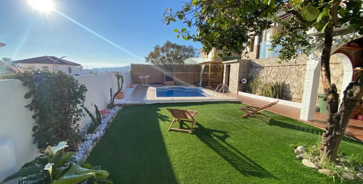 Продажа  отдельно стоящей виллы в Rincón de la Victoria 22