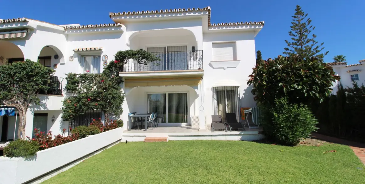 Venta de apartamento en planta baja en El Paraiso 1