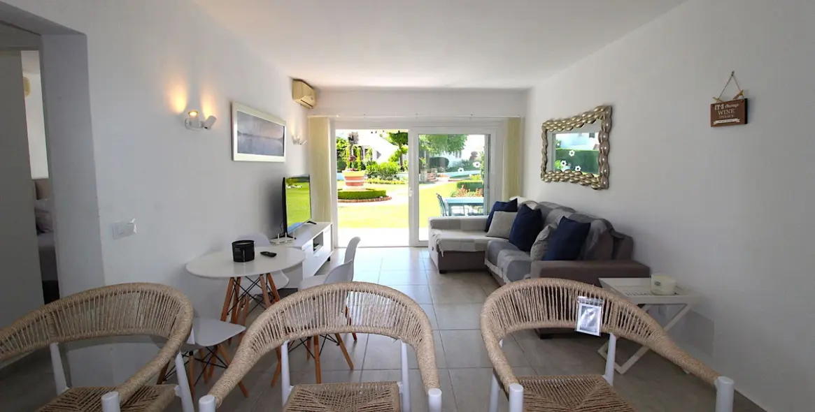 Venta de apartamento en planta baja en El Paraiso 5