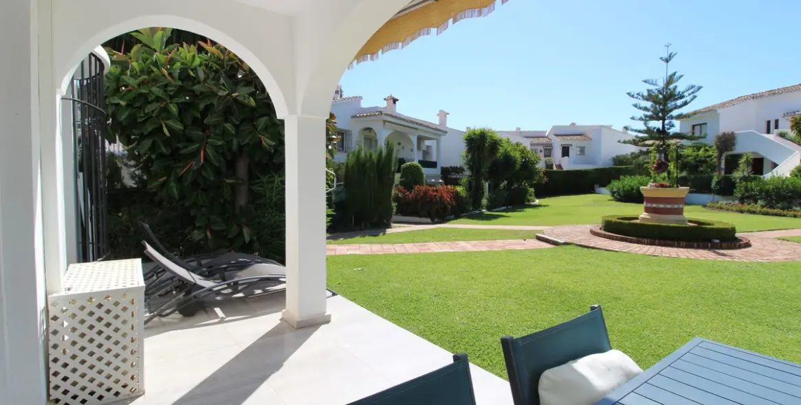 Venta de apartamento en planta baja en El Paraiso 18