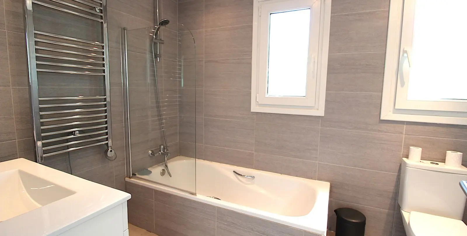 Venta de apartamento en planta baja en El Paraiso 12
