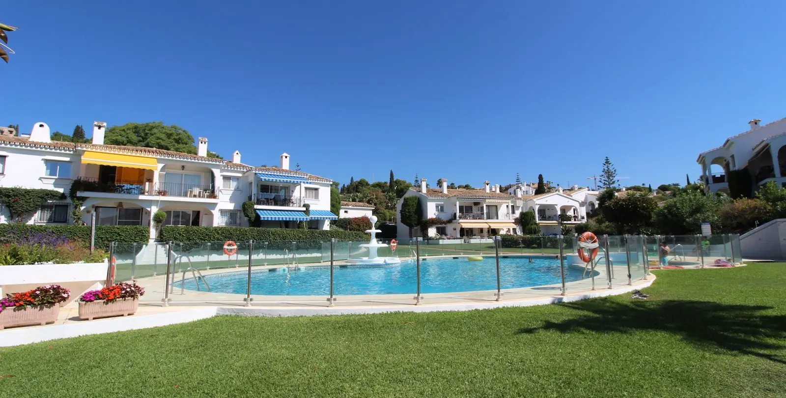 Venta de apartamento en planta baja en El Paraiso 21