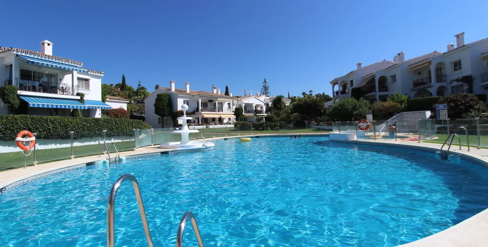 Venta de apartamento en planta baja en El Paraiso 22
