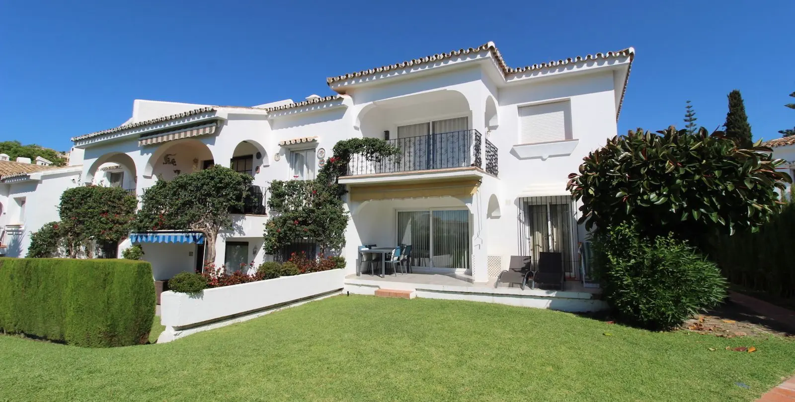Venta de apartamento en planta baja en El Paraiso 23