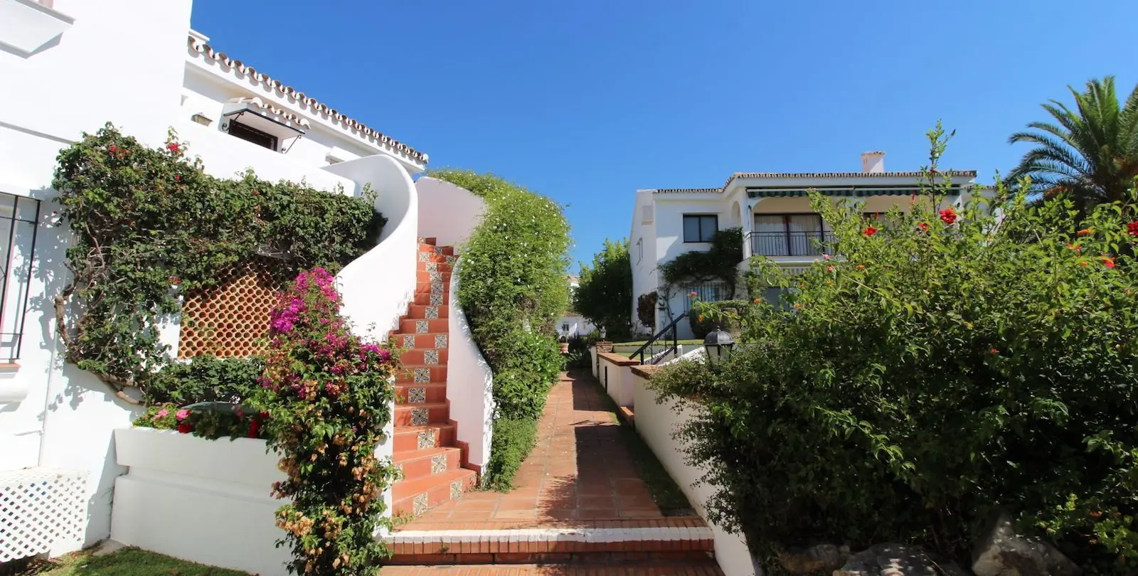 Venta de apartamento en planta baja en El Paraiso 26