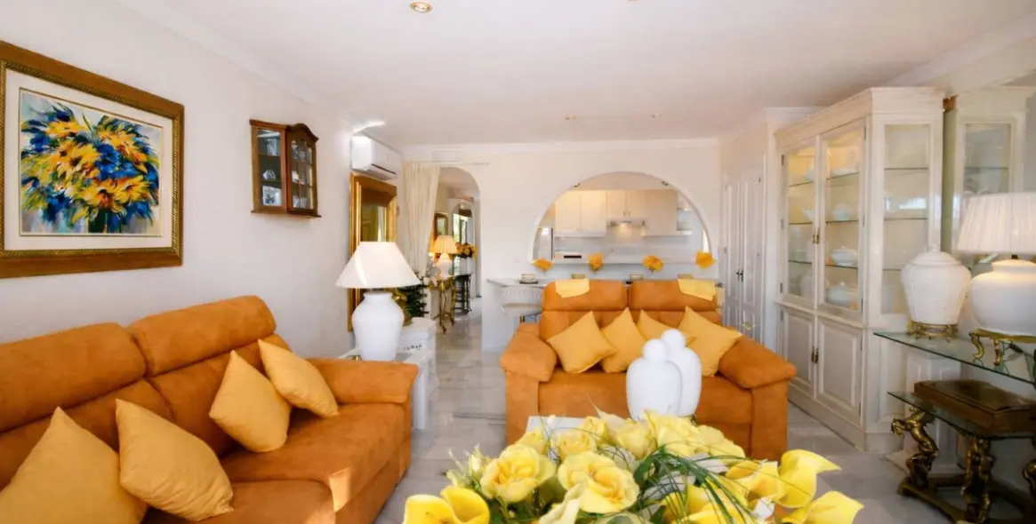 Продажа апартаментов на первом этаже в Mijas Costa 2