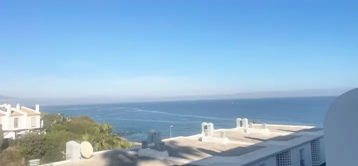 Продажа дома на две семьи в El Faro 0