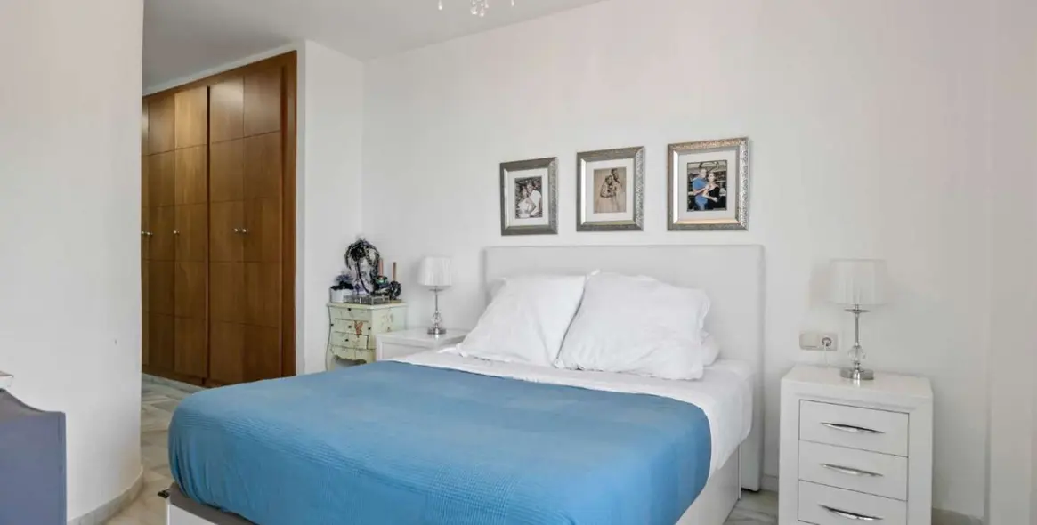 Продажа дома на две семьи в El Faro 4