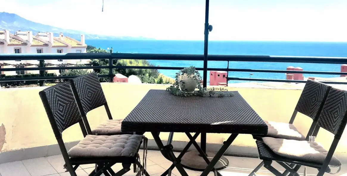 Продажа дома на две семьи в El Faro 10