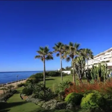 Sale of ground floor apartment in Estepona