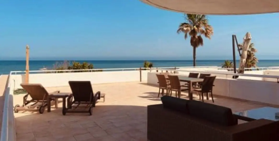 Продажа апартаментов на первом этаже в Estepona 2