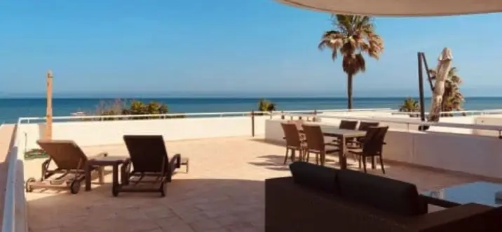 Sale of ground floor apartment in Estepona 1