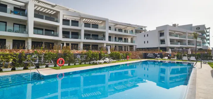 Sale of middle floor apartment in Fuengirola 0