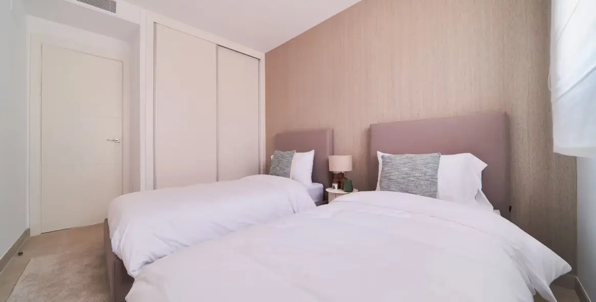 Sale of middle floor apartment in Fuengirola 4