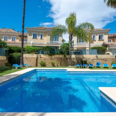 Sale of semi-detached house in Elviria