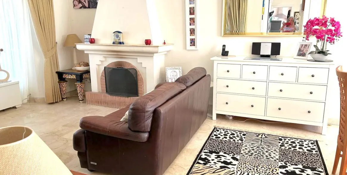 Sale of semi-detached house in Elviria 5