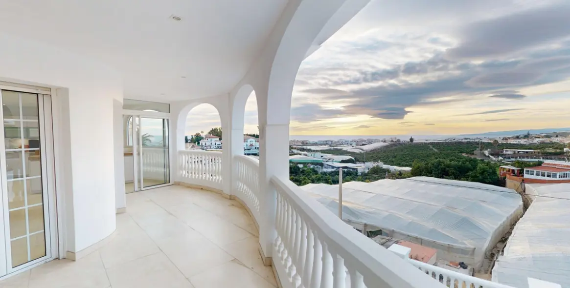 Продажа  отдельно стоящей виллы в Torrox 11