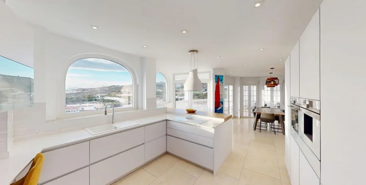 Продажа  отдельно стоящей виллы в Torrox 17