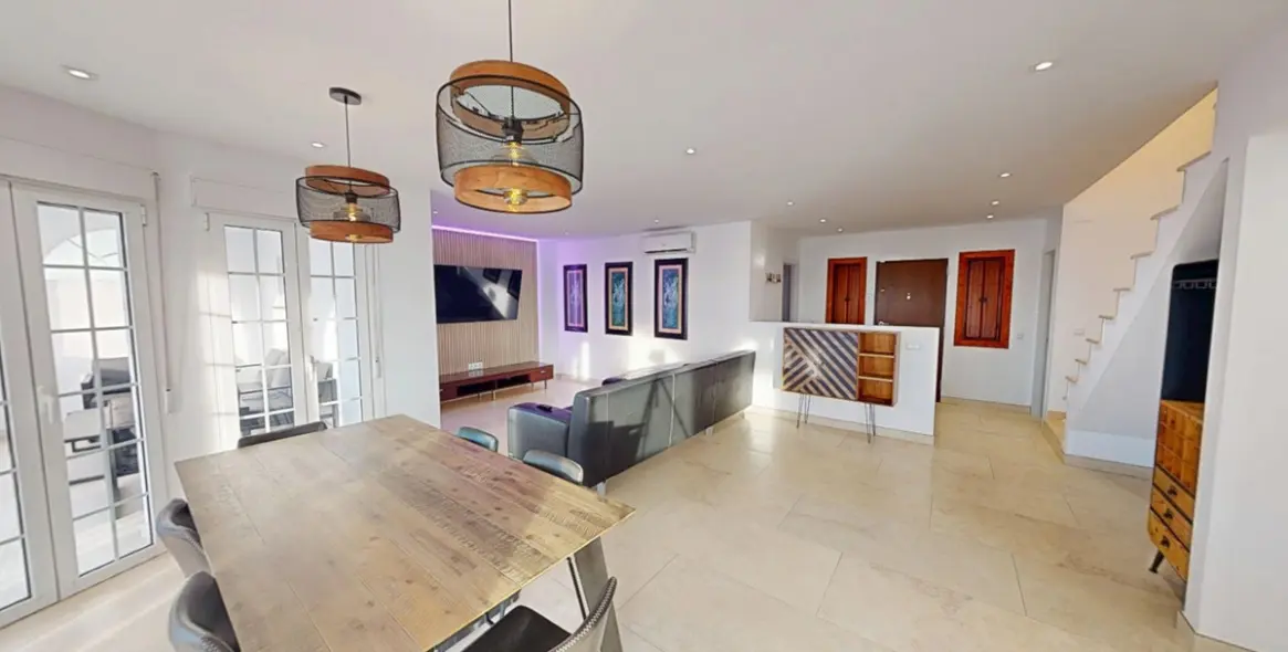 Продажа  отдельно стоящей виллы в Torrox 18