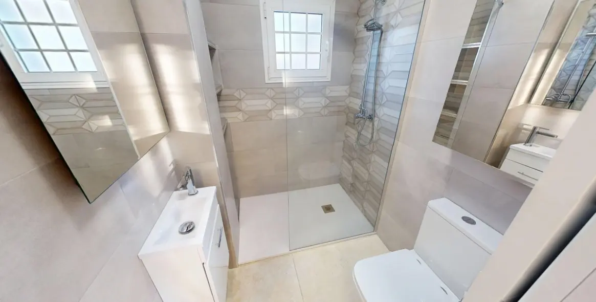 Продажа  отдельно стоящей виллы в Torrox 20