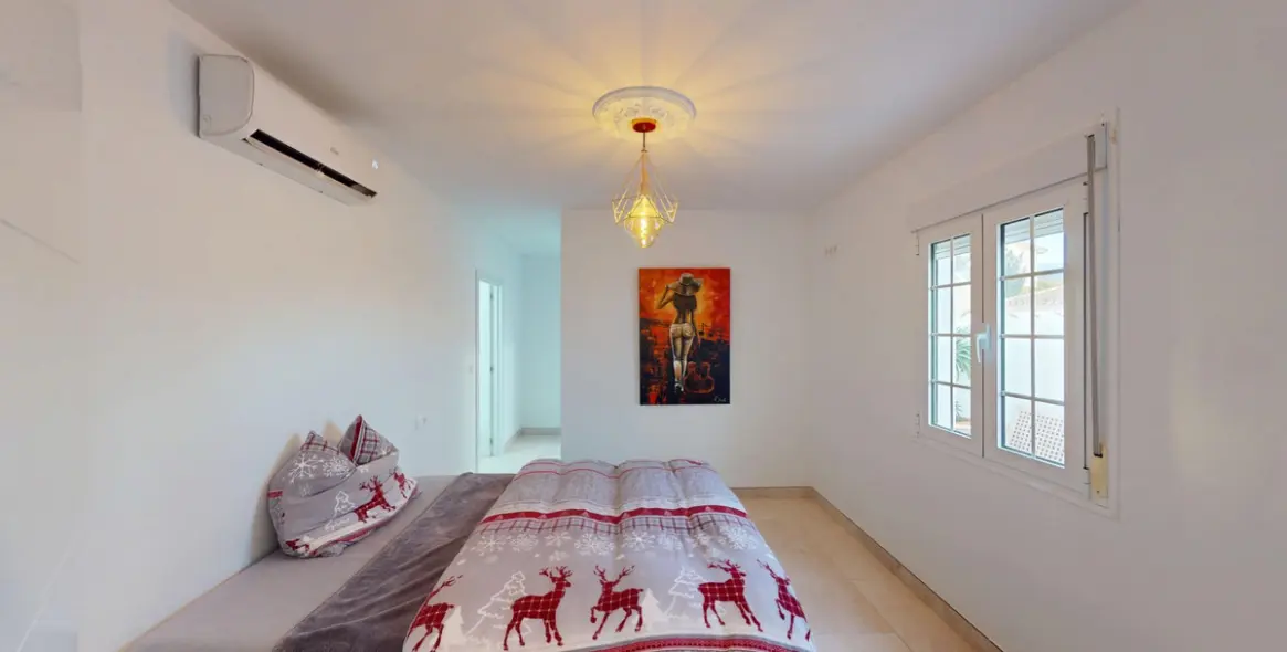 Продажа  отдельно стоящей виллы в Torrox 23