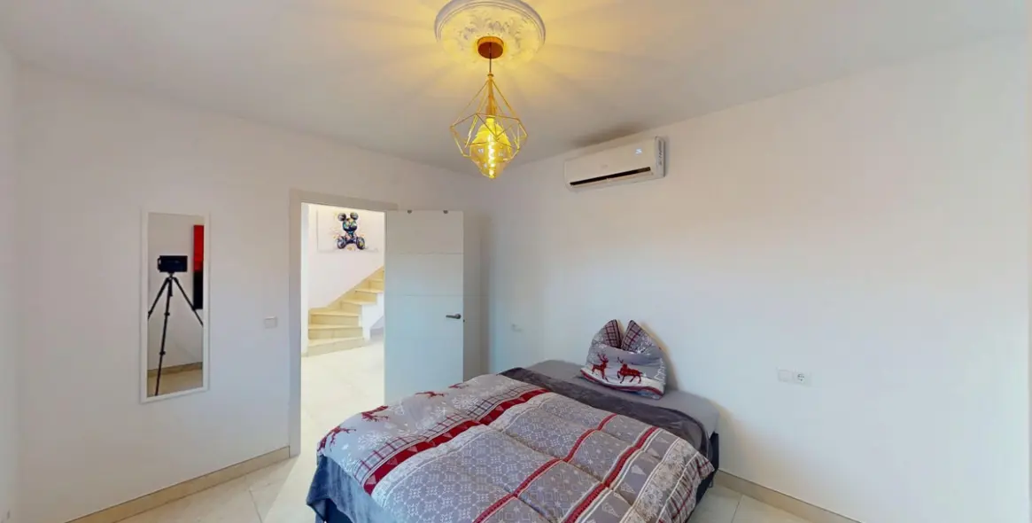 Продажа  отдельно стоящей виллы в Torrox 24