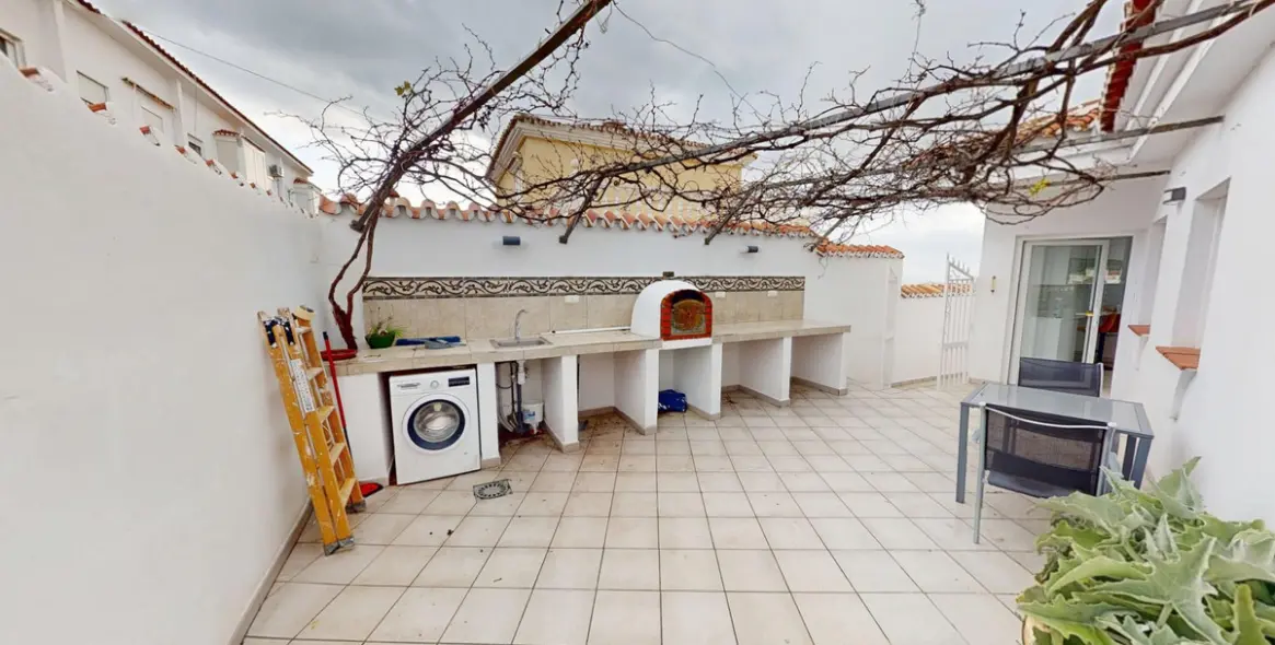 Продажа  отдельно стоящей виллы в Torrox 37