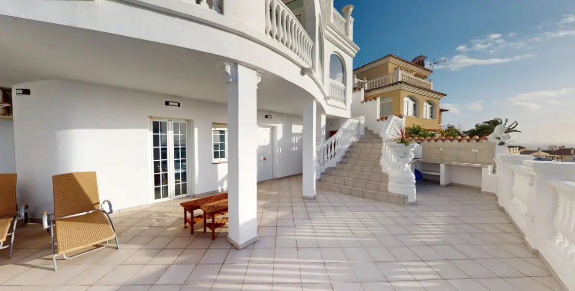 Продажа  отдельно стоящей виллы в Torrox 43