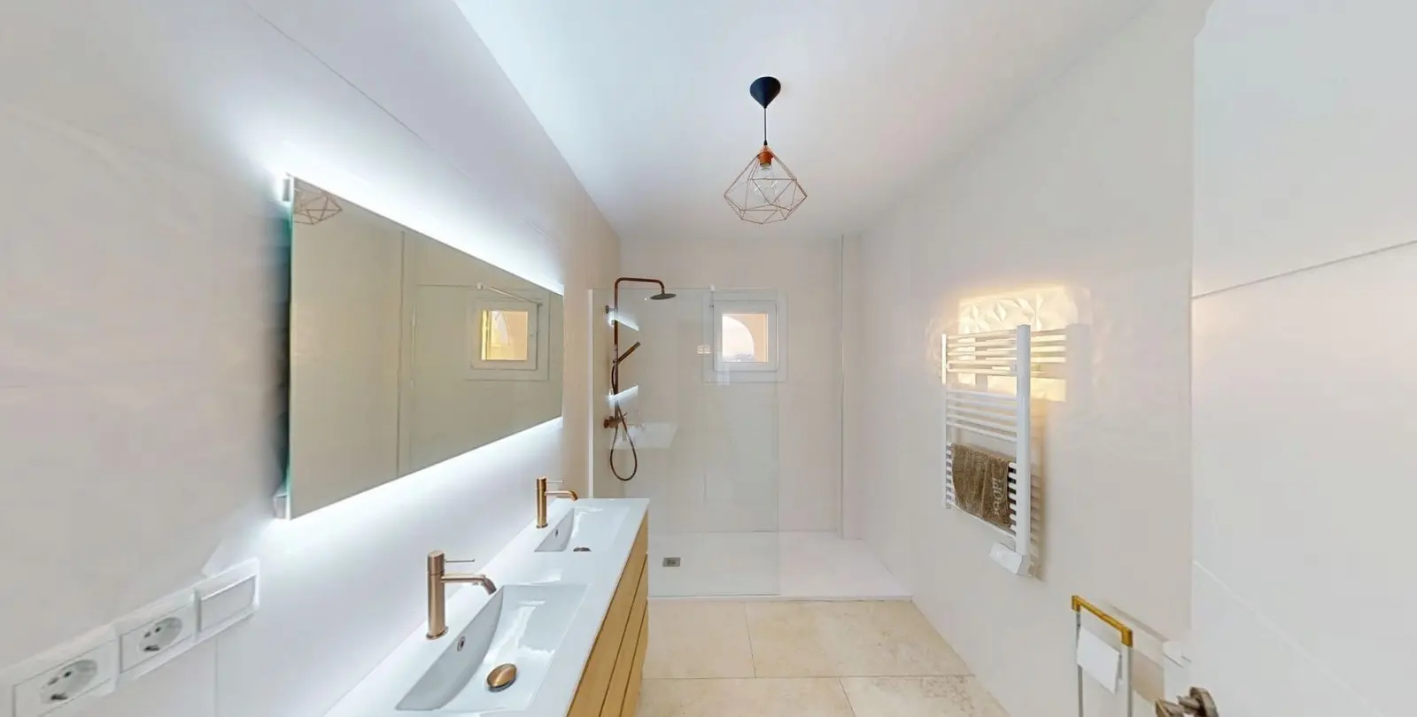 Sale of detached villa in Torrox Costa 28