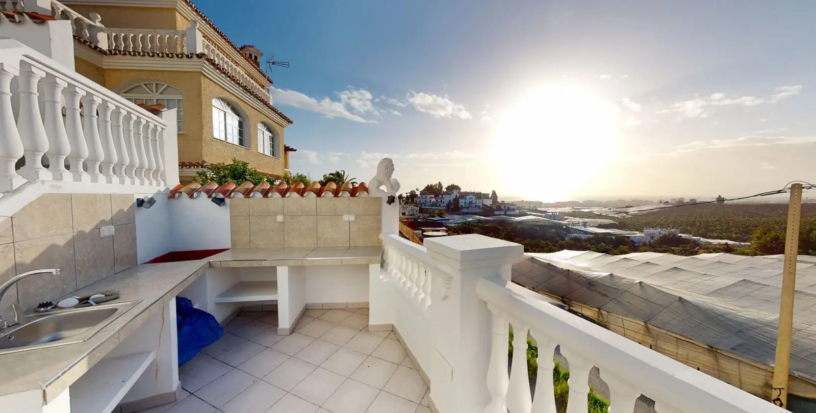 Sale of detached villa in Torrox Costa 43